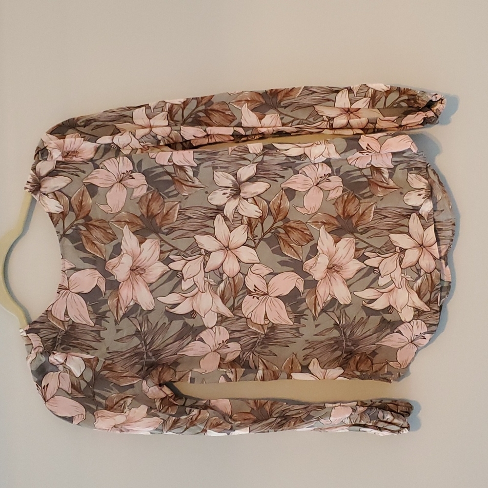 RW&CO FLORAL BLOUSE